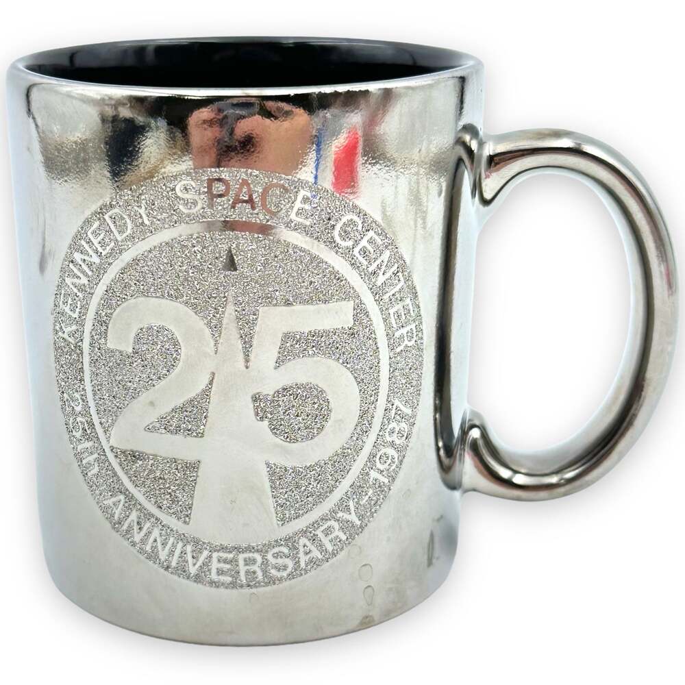 Vintage 1987 25th anniversary Kennedy space Center NASA mug
